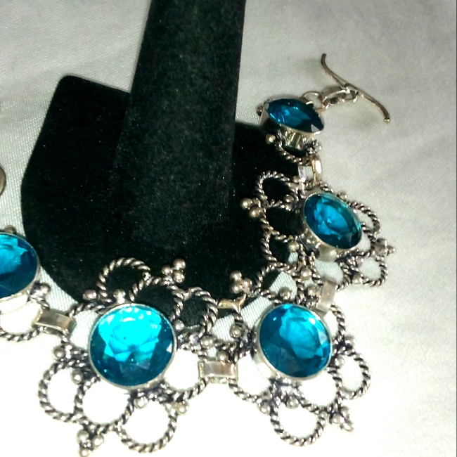 Artesian Apatite Toggle Bracelet